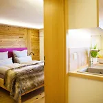 Апартаменты Leos Alpenchalet - Inclusive Sommer Bergbahnticket Und E-auto Ladestation Оберстдорф